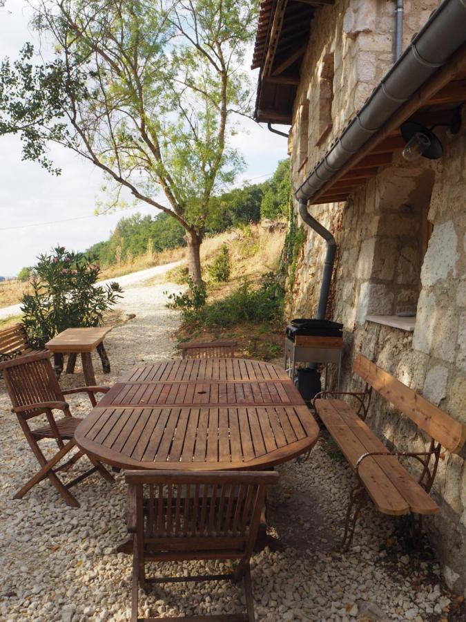 Gite Les Cabanes De Fallot Pour 15 Personnes - Piscine Naturelle L'isle-Bouzon Kültér fotó
